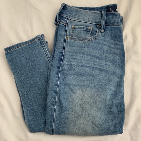 Hollister Medium Wash Jeans - Picture 2 of 4